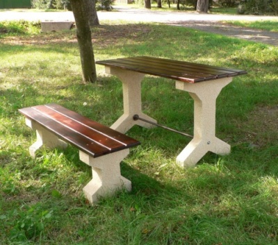 Piknikový stôl - betón-drevo MM800214